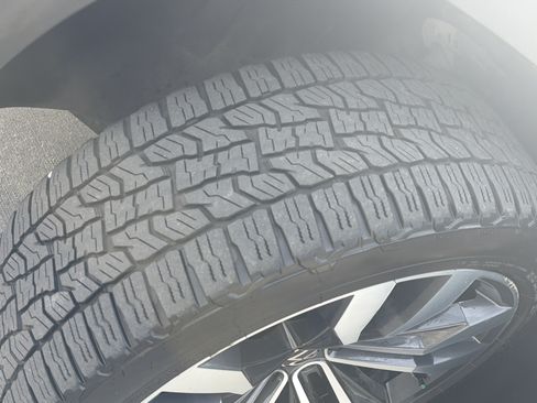 Used 2021 Volkswagen Atlas Cross Sport SEL R-Line w/ Cross Sport MDO Package AWD/4WD image 12