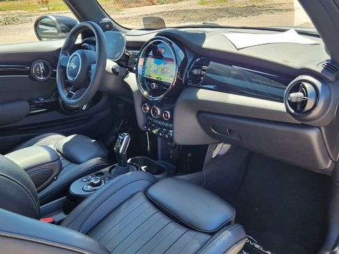 Used 2024 MINI Cooper SE FWD image 15