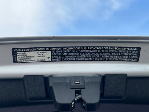 Used 2018 Tesla Model 3 Long Range image 28