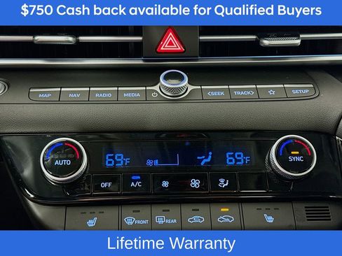 New 2025 Hyundai Elantra Limited image 16