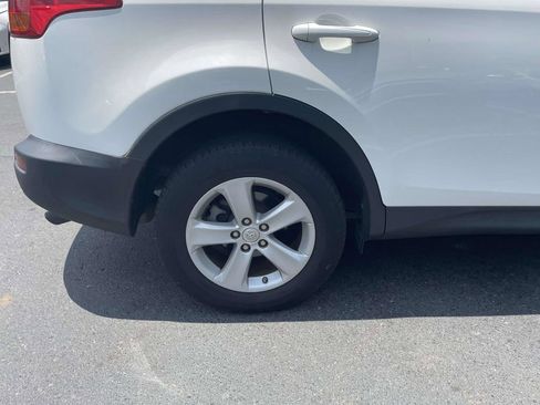 Used 2014 Toyota RAV4 XLE FWD image 8