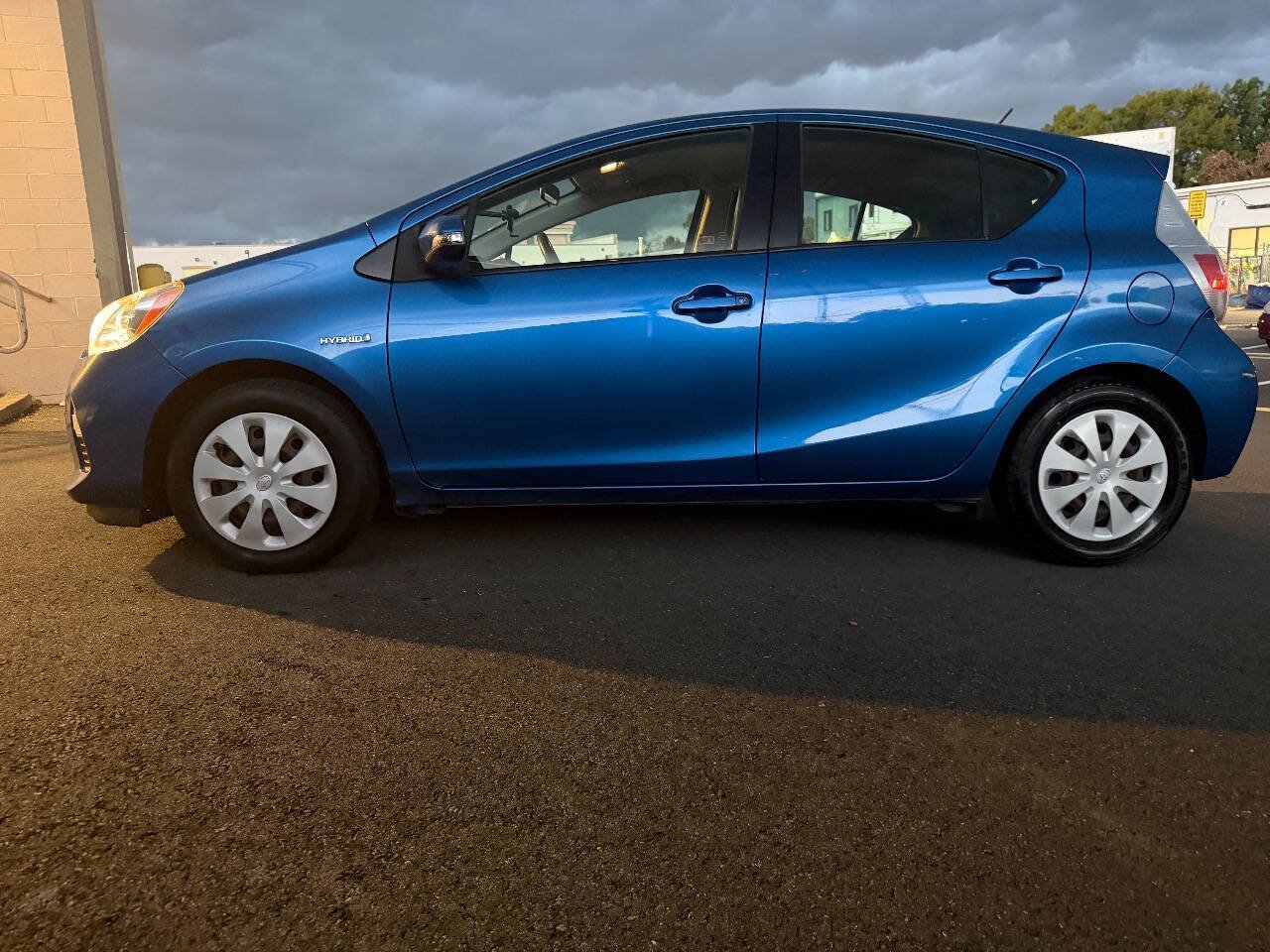 Used 2013 Toyota Prius C Two FWD image 3