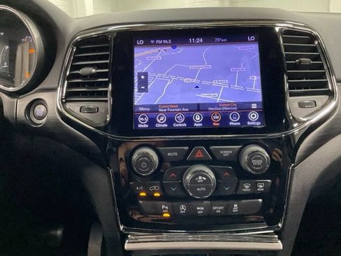 Used 2021 Jeep Grand Cherokee Laredo X AWD/4WD image 25