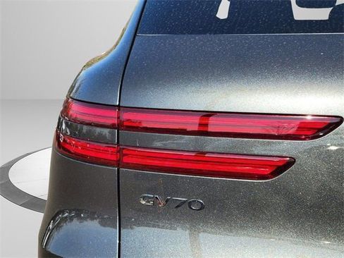 Used 2025 Genesis Electrified GV70 Advanced w/ Prestige Package image 9