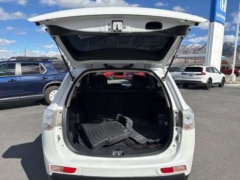 Used 2015 Mitsubishi Outlander GT image 25