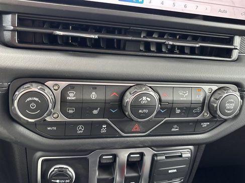 New 2026 Jeep Wrangler Rubicon w/ Xtreme 35 Tire Package image 30