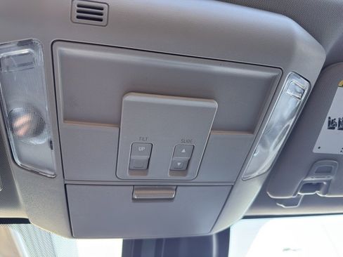 Used 2018 Toyota Tundra Limited image 30