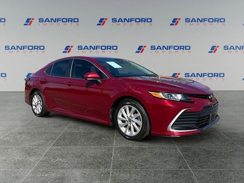 Used 2021 Toyota Camry LE FWD image 7