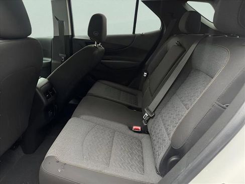 Used 2022 Chevrolet Equinox LT w/ Driver Convenience Package image 11