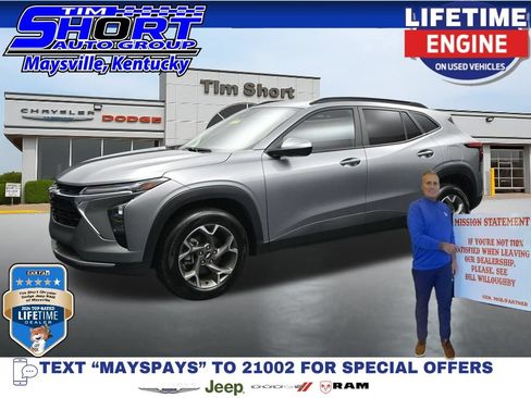 Used 2025 Chevrolet Trax LT w/ LT Convenience Package FWD image 1