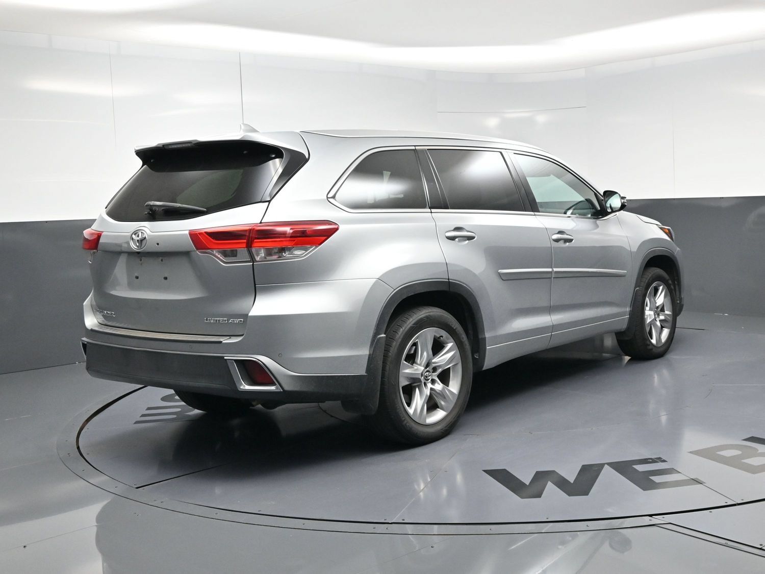 Used 2017 Toyota Highlander Limited w/ Protection Package #3 AWD/4WD image 9