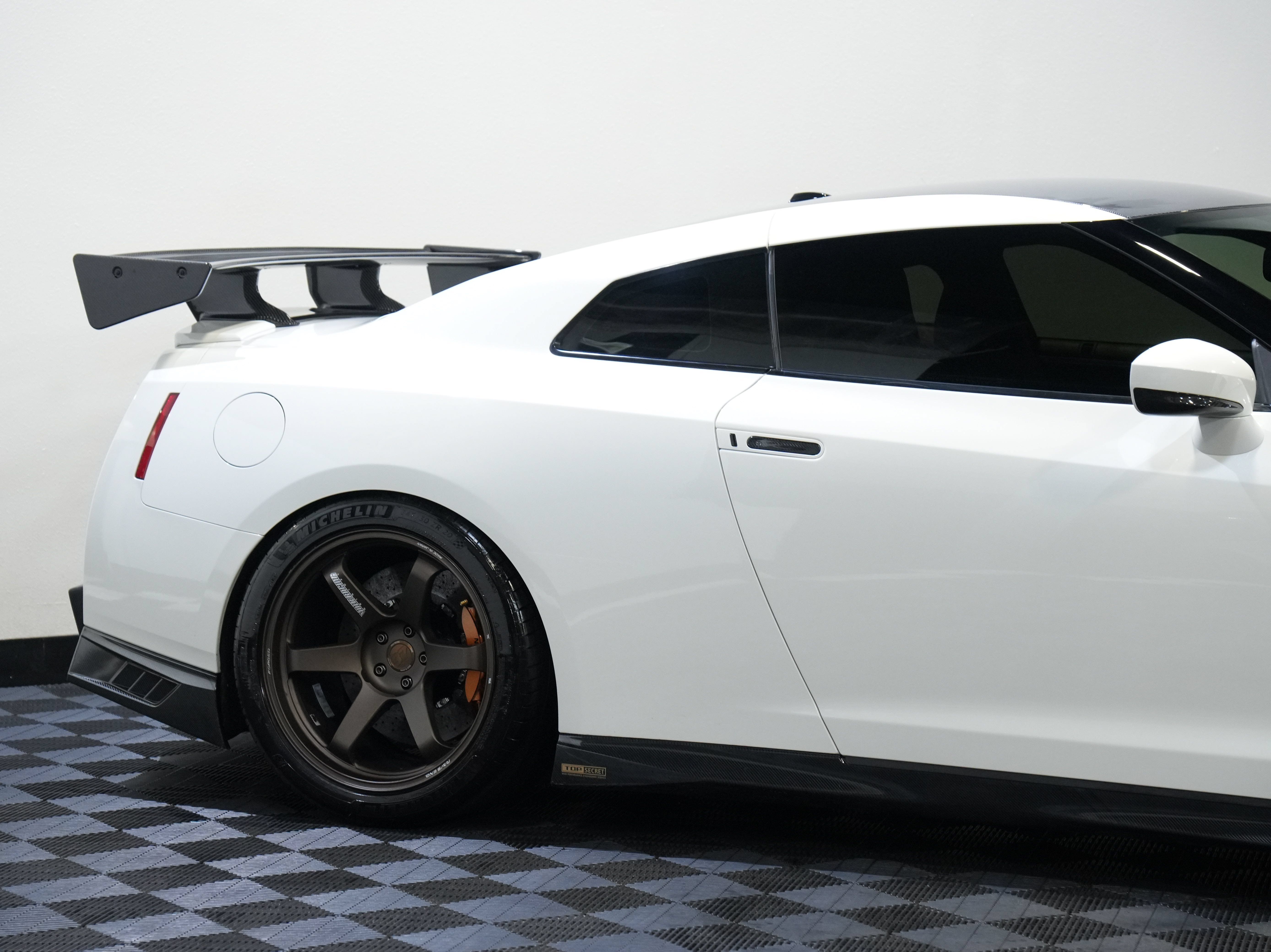 Used 2017 Nissan GT-R Premium AWD/4WD image 14