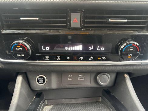 Used 2021 Nissan Rogue SV FWD image 20