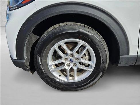 Used 2025 Ford Explorer Active image 22