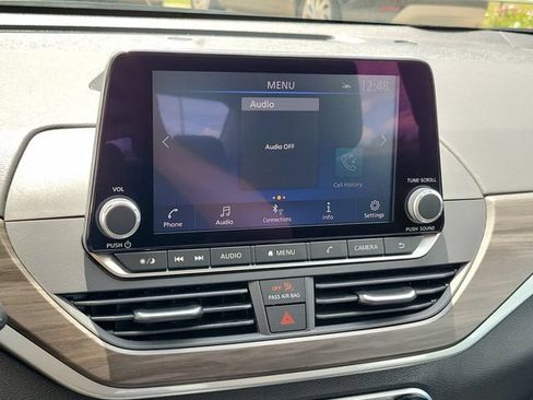 Used 2025 Nissan Altima 2.5 SV FWD image 22