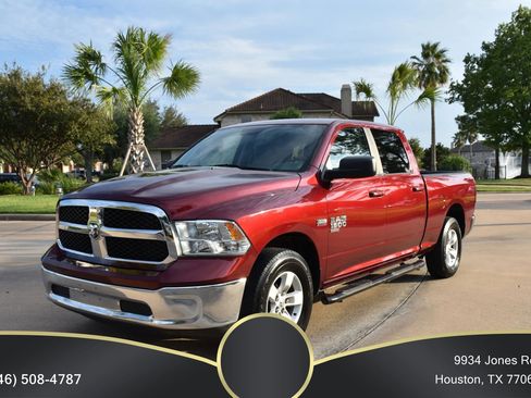 Used 2020 RAM 1500 Classic SLT image 4