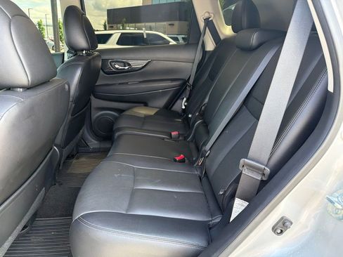 Used 2017 Nissan Rogue SL w/ SL Premium Package AWD/4WD image 12