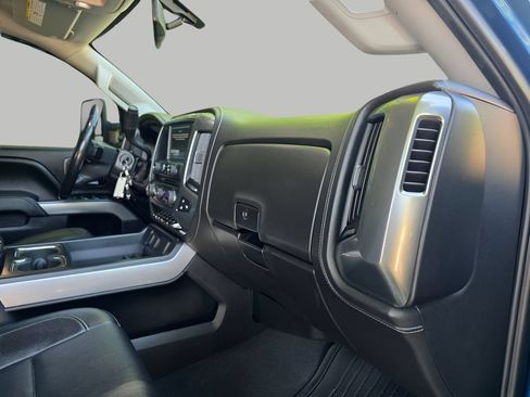 Used 2019 Chevrolet Silverado 2500 LTZ w/ LTZ Plus Package AWD/4WD image 10