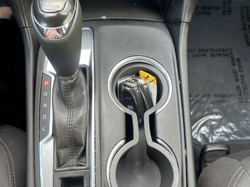 Used 2019 Chevrolet Equinox LT FWD image 30
