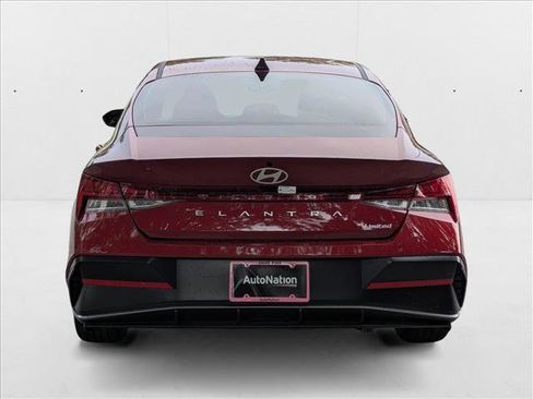 New 2025 Hyundai Elantra Limited image 8