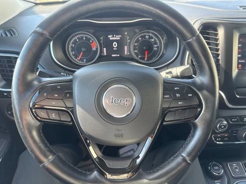 Certified 2021 Jeep Cherokee Latitude Plus AWD/4WD image 13