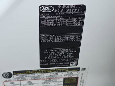 Certified 2025 Land Rover Defender 110 X-Dynamic SE AWD/4WD image 37