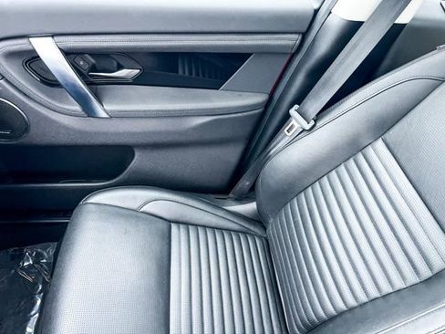 Used 2022 Land Rover Discovery Sport S image 17