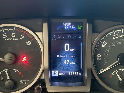 Used 2020 Toyota Tacoma SR5 image 15