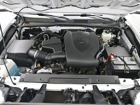 Used 2022 Toyota Tacoma TRD Off-Road w/ Technology Package image 22