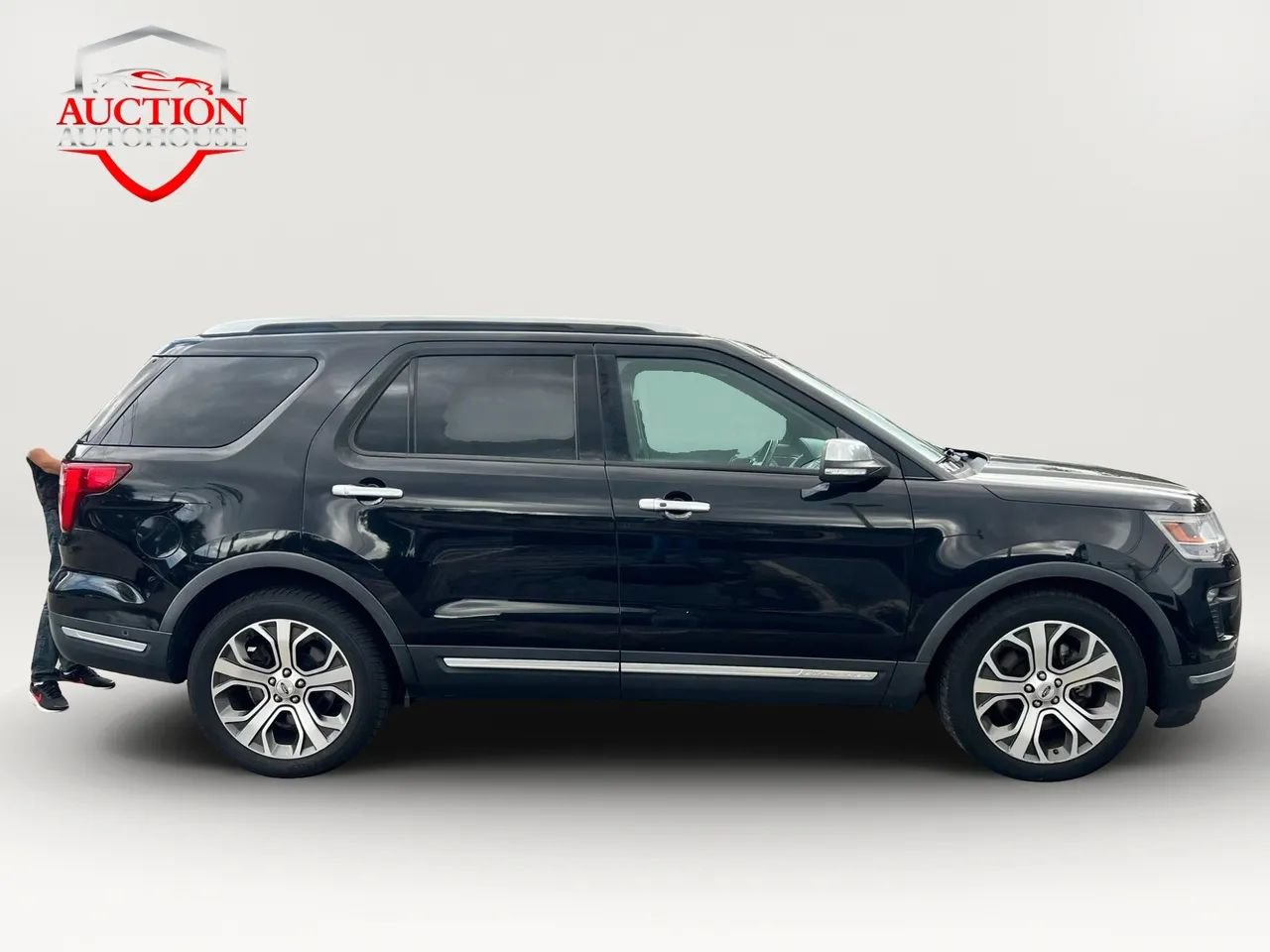 Used 2019 Ford Explorer Platinum AWD/4WD image 5