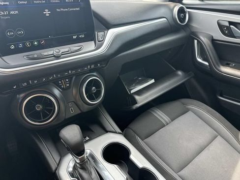 Used 2024 Chevrolet Blazer LT w/ Convenience Package FWD image 32
