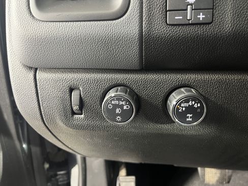 Used 2020 Chevrolet Colorado Z71 image 19