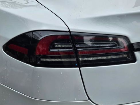 Used 2022 Tesla Model S AWD image 28
