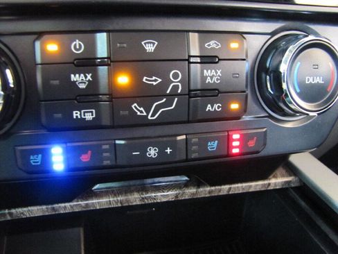 Used 2019 Ford F250 Lariat w/ Lariat Value Package image 43