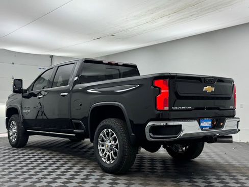 Used 2026 Chevrolet Silverado 3500 LTZ w/ LTZ Premium Package AWD/4WD image 12