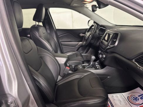 Used 2021 Jeep Cherokee Latitude Lux image 30