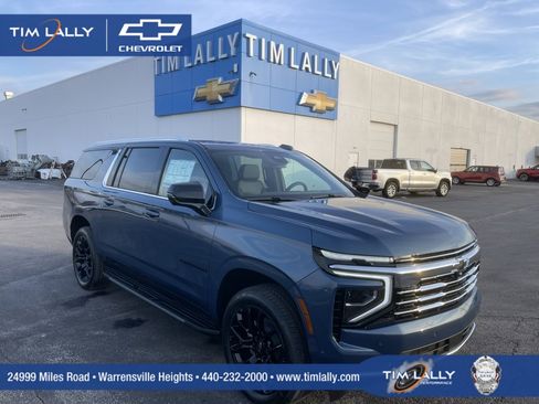 New 2026 Chevrolet Suburban LT w/ Comfort Package image 1