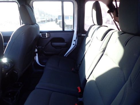 Used 2021 Jeep Wrangler Unlimited Sport image 14