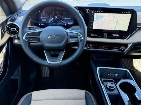 New 2026 Chevrolet Equinox ACTIV w/ Convenience Package III image 16