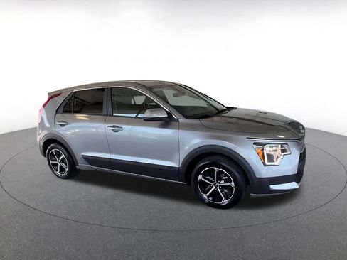 Used 2026 Kia Niro LX FWD image 2
