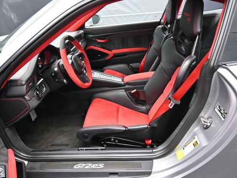 Used 2018 Porsche 911 GT2 RS RWD image 7