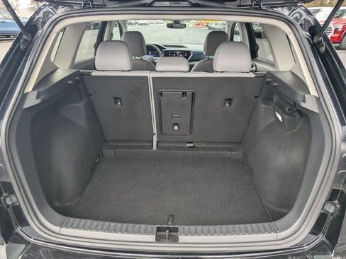 Used 2024 Volkswagen Taos SE image 16