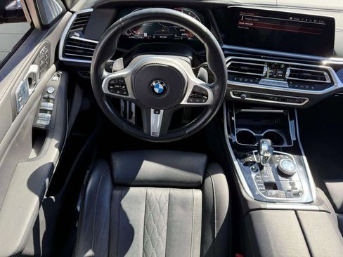 Used 2022 BMW X7 M50i image 21