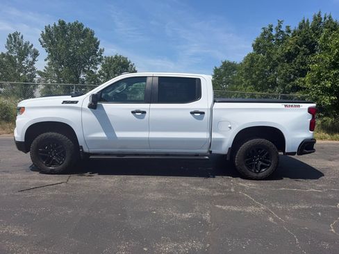 Used 2023 Chevrolet Silverado 1500 LT Trail Boss w/ LT Trail Boss Premium Package AWD/4WD image 9