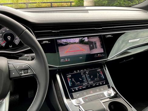 Used 2024 Audi Q8 Premium Plus w/ Premium Plus Package image 6