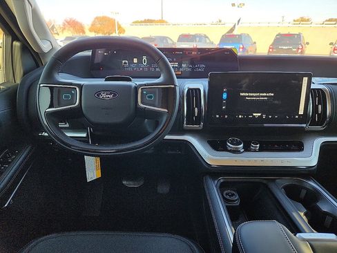 New 2025 Ford Expedition Max Platinum w/ Driver's Package image 6