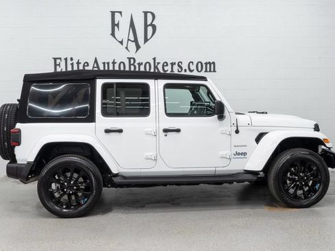Used 2023 Jeep Wrangler Unlimited Sahara w/ Cold Weather Group AWD/4WD image 5