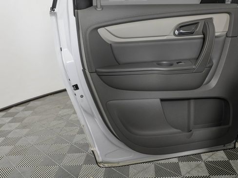 Used 2017 Chevrolet Traverse LS FWD image 39