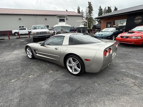 Used 1998 Chevrolet Corvette Coupe w/ Roof Pkg RWD image 3