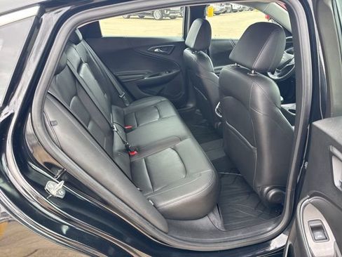 Used 2019 Chevrolet Malibu LT w/ Leather Package FWD image 24